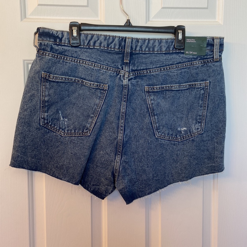 LAST CHANCE: NEW Wild Fable Distressed Cut-off Jean Shorts Size 18 - Picture 8 of 16